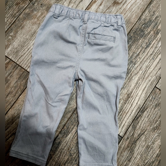 18/24M Gymboree Khakis, The Children's Place Onesie & Skinny Grey Pants - Picture 7 of 10